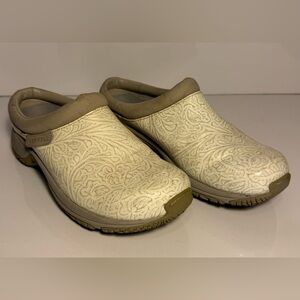 Merrell Women's Cream Paisley Slip-On Clogs